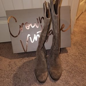 Womens brand new crown vintage boots size 8